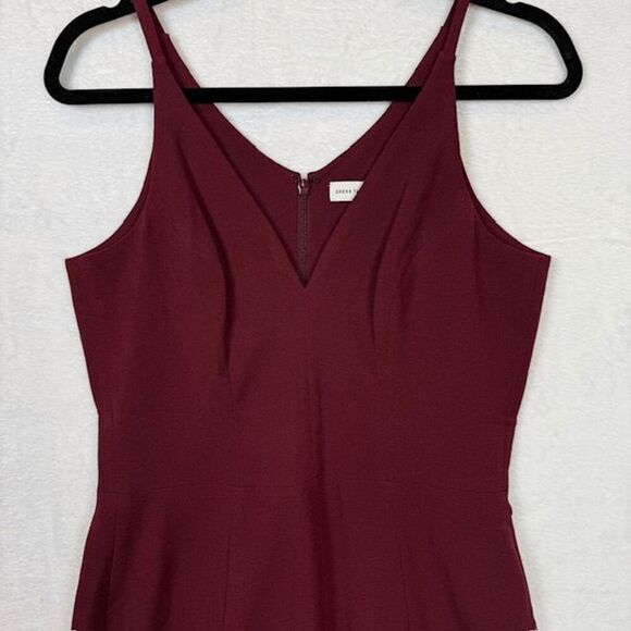 NWT Dress the Population Lyla Dress Sheath Silhouette Burgundy Red Size Medium - Picture 3 of 13